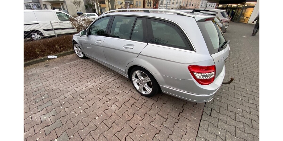Mercedes-Benz C 350 185.000 km 8.000 &euro; Düsseldorf 40213