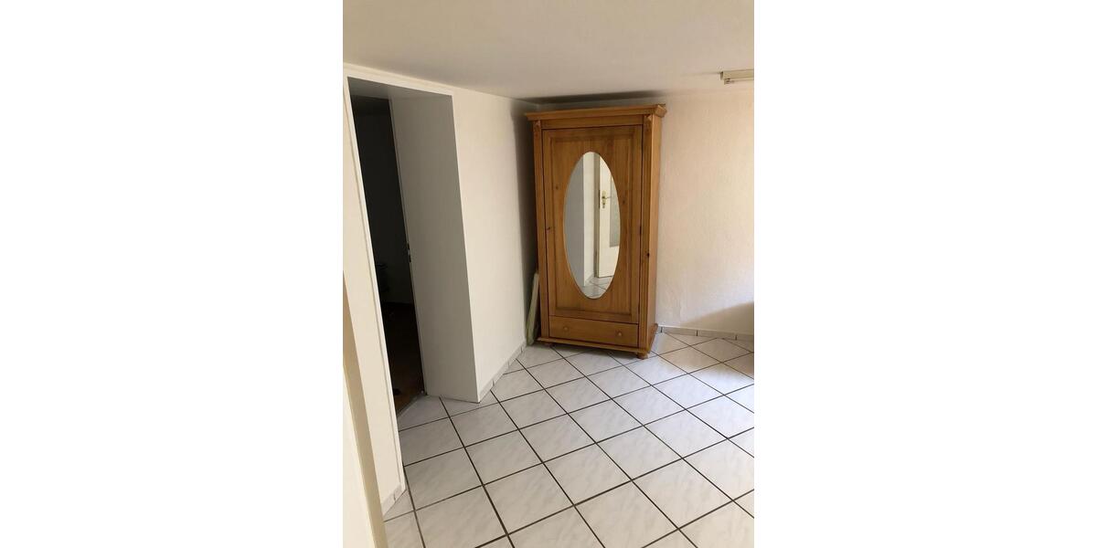 Möblierte 2 Zimmer Souterrainwohnung in Bergheim- Oberaußem 2 zimmer