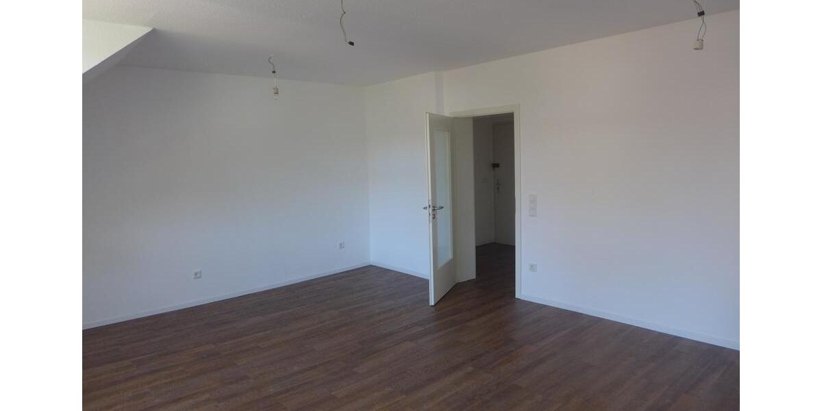 Dachgeschoßwohnung Düsseldorf Stadtbezirk 7 - 4 Zimmer, 96 m&sup2;, 1.200&euro; | Angebot:25478974