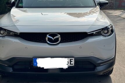Mazda MX-30 10.900 km 15.899 € Düsseldorf 40235