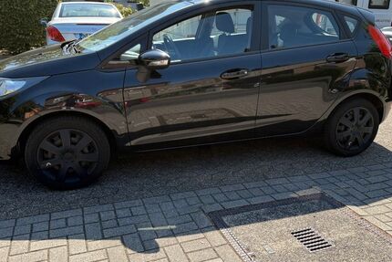Ford Fiesta 121.237 km 4.300 &euro; Neuss 41469