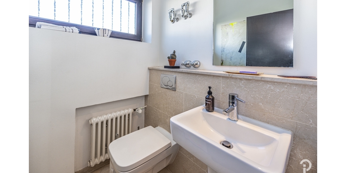 Charmantes Split-Level-Reihenendhaus in unmittelbarer Rheinnähe im Herzen von Düsseldorf-Benrath - Reihenendhaus Düsseldorf Stadtbezirk 9 | Angebot:27007603