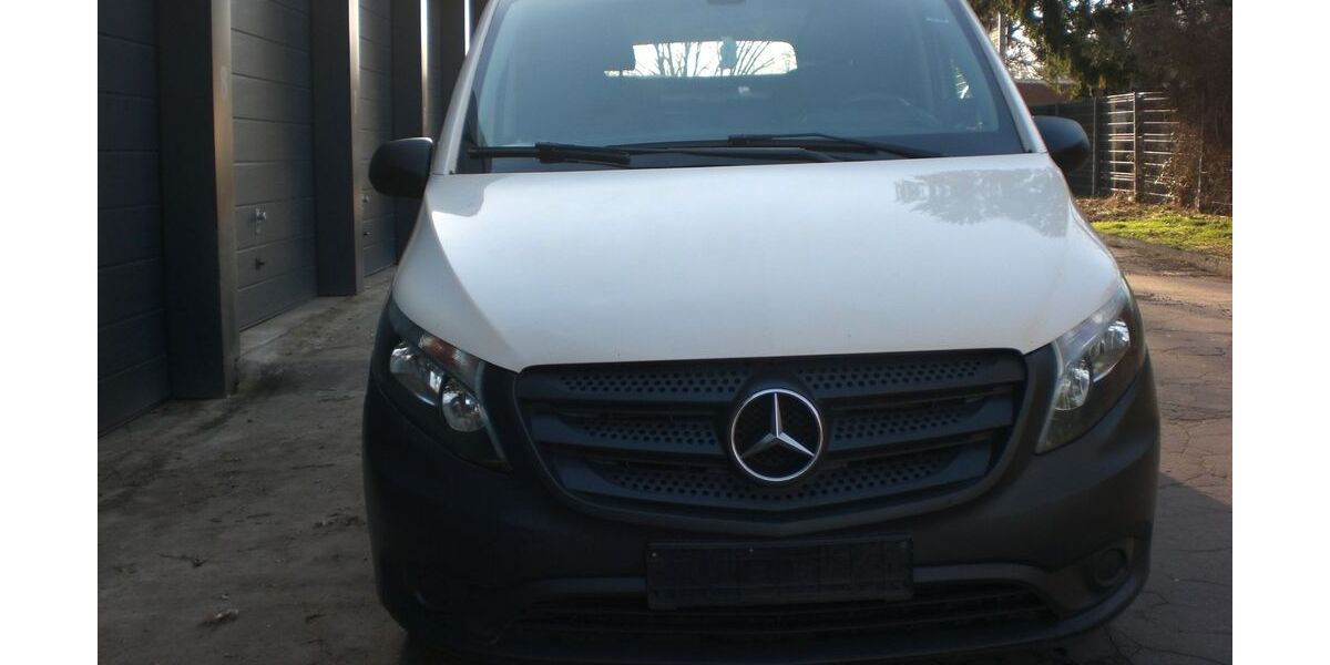 Mercedes-Benz Vito 215.300 km 8.990 &euro; Köln 50735