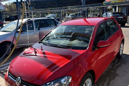 VW Golf 136.980 km 6.990 &euro; Düsseldorf 40215
