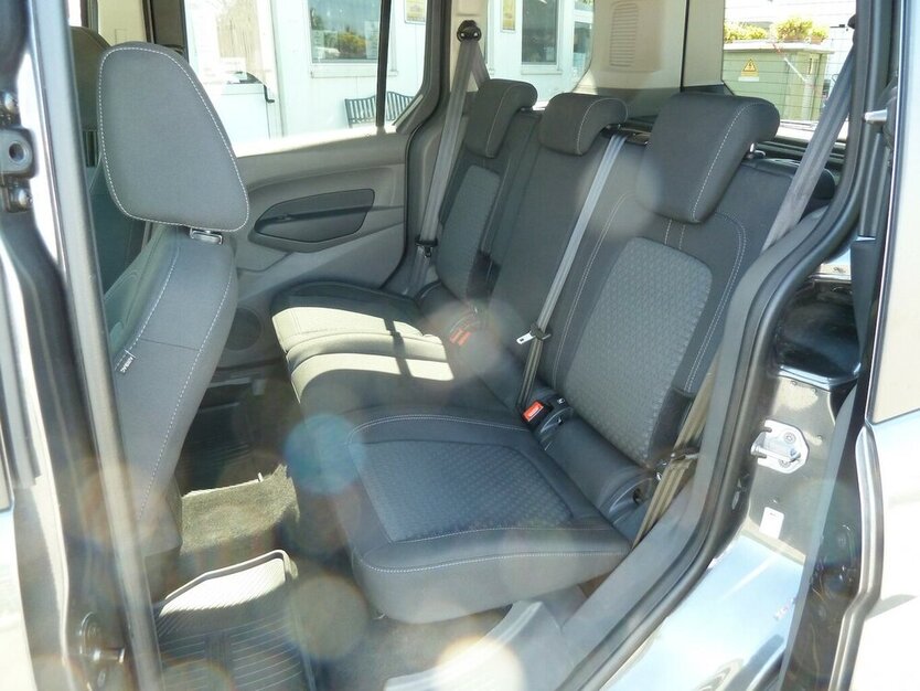 Ford Tourneo Connect Komb1.5 d. Klima Navi Alu Standh. 165.000 km 12.900 € Ratingen 40885