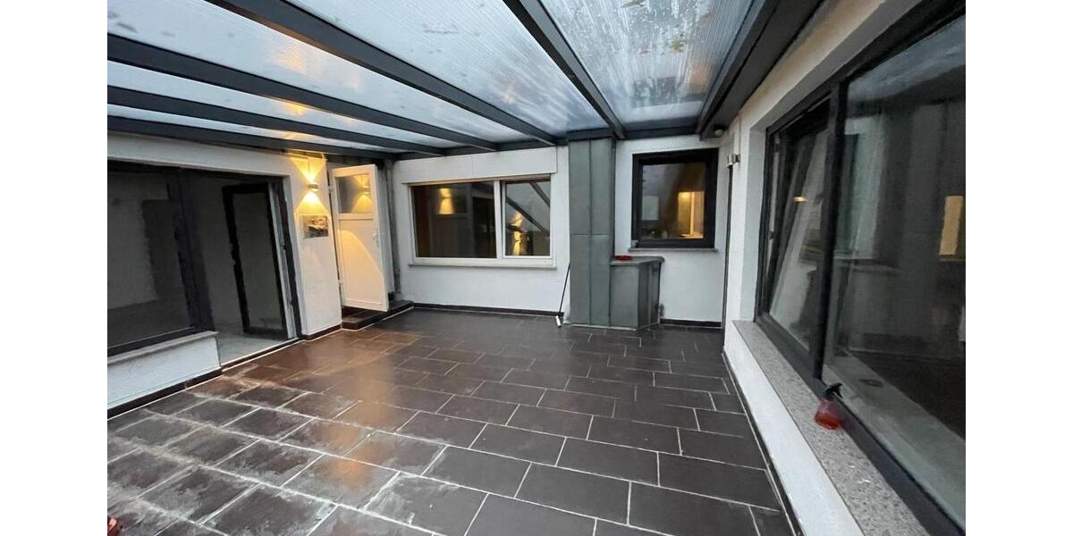 Haus mit Garten in Köln-Weiden + Garage Terrasse 3 zimmer