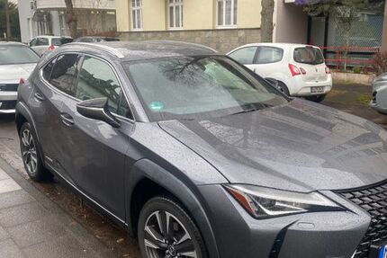 Lexus UX 32.000 km 23.900 &euro; Köln 50937