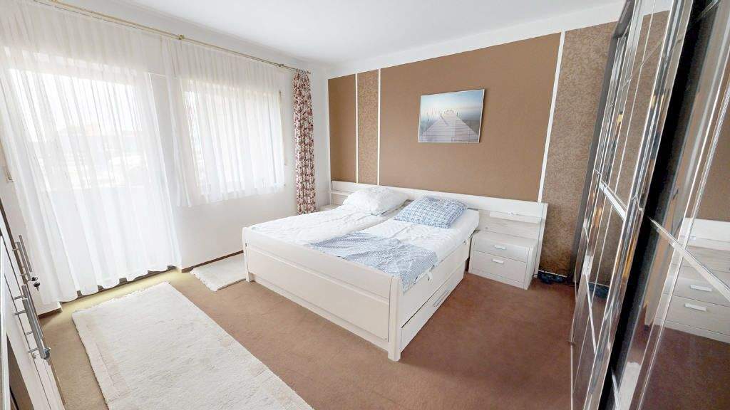 Etagenwohnung Erftstadt Lechenich - 4 Zimmer, 104 m&sup2;, 299.000&euro; | Angebot:25536210