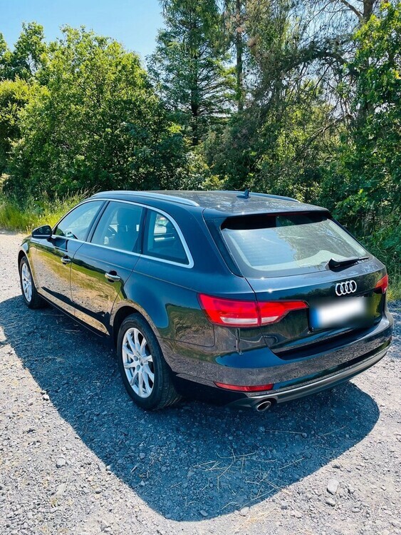 Audi A4 Avant 71.000 km 20.499 € Düsseldorf 40213