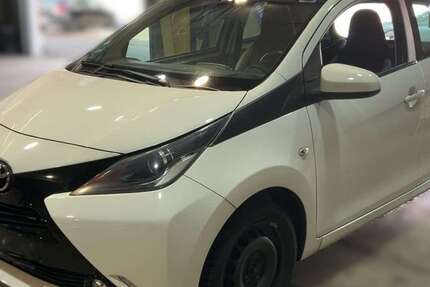 Toyota Aygo 37.000 km 9.999 &euro; Troisdorf 53842