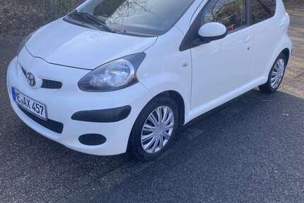 Toyota Aygo 190.000 km 2.400 &euro; haan 42781