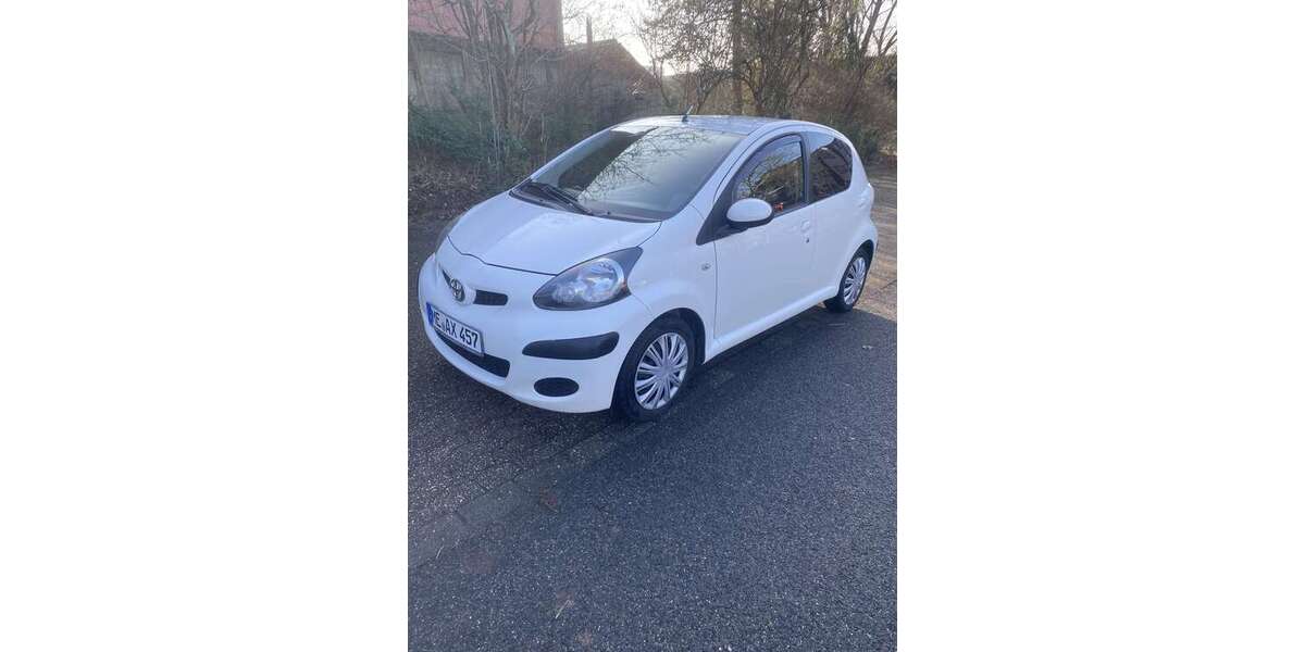 Toyota Aygo 190.000 km 2.400 &euro; haan 42781