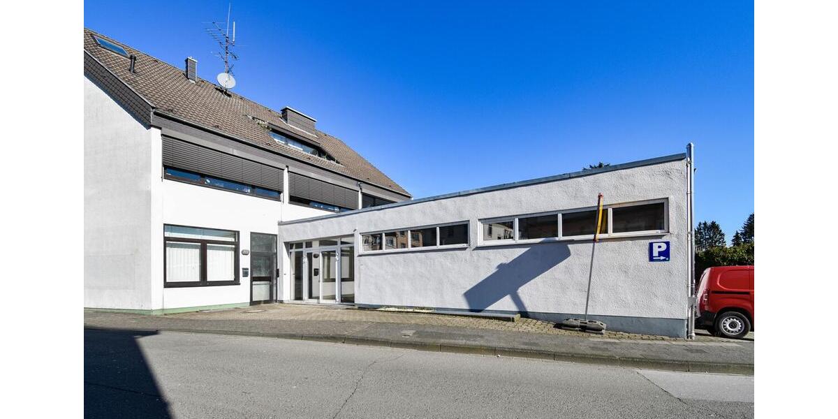 Ladenlokal! Praxis! Büro! Lager! Werkstatt. Hier ist alles möglich. Zentral. Ca. 353m². Teilbar. zimmer