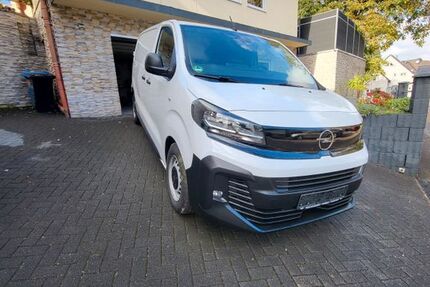 Opel Vivaro 14.500 km 17.900 &euro; Leverkusen 51381