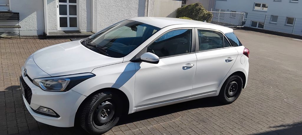 Hyundai i20 115.000 km 7.500 &euro; Remscheid 42899