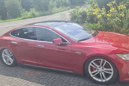 Tesla Model S 308.000 km 26.000 &euro; Solingen 42659