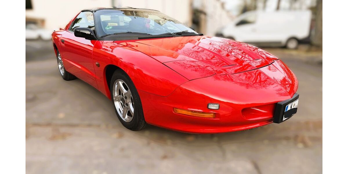 Pontiac Firebird 131.000 km 9.600 &euro; Köln 50735