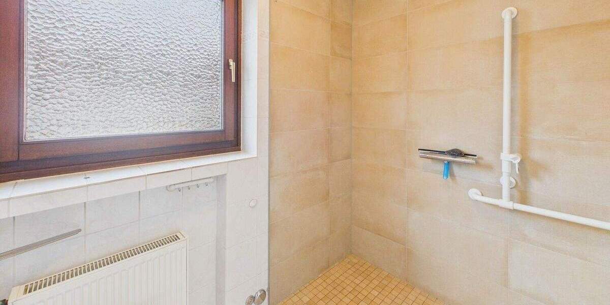 Doppelhaushälfte Wesseling - 8 Zimmer, 165 m&sup2;, 449.000&euro; | Angebot:25602535