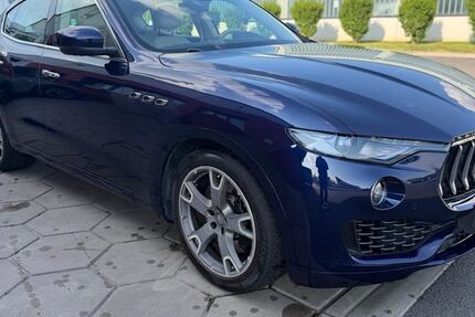 Maserati Levante 230.450 km 21.000 &euro; Hilden 40721