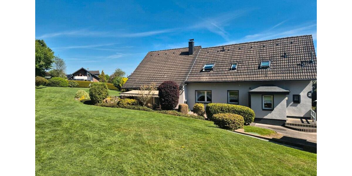 Einfamilienhaus Hückeswagen - 16 Zimmer, 241 m&sup2;, 655.000&euro; | Angebot:27147052