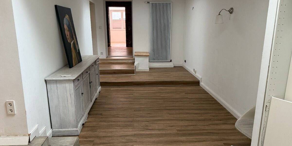 geräumiges Mehrfamilienhaus mit großem Garten für Ihre neuen Mieter! 8 zimmer