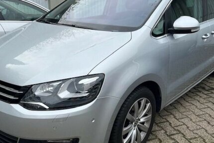 VW Sharan 2.0 TDI DSG Panorama Navi Leder7 Sitze + 175.000 km 17.900 € Ratingen 40885