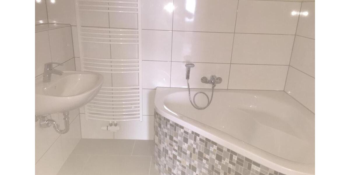 Etagenwohnung Remscheid Gemarkung Bergisch Born - 3.5 Zimmer, 98 m&sup2;, 220.000&euro; | Angebot:24954000