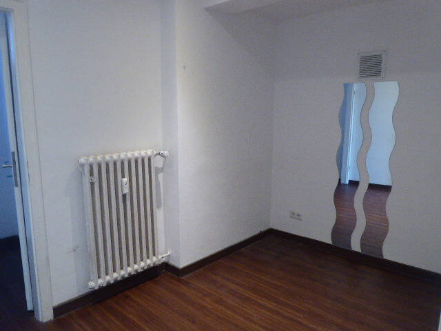 BEZUGSFREI IN 1A-LAGE RATHWESTFALENSTR. 8 RÄUME+2 BÄDER+WC KOMPLETT LAMINAT 3 EINGÄNGE ERDGESCHOSS 8 zimmer