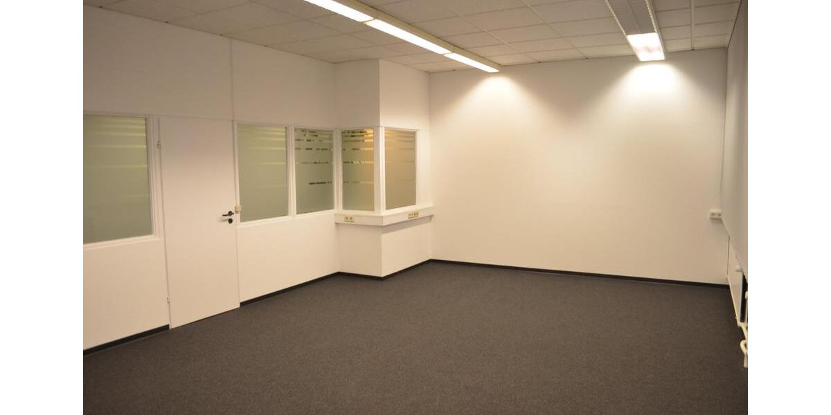 Gewerbe Raum mieten BürosPraxis 64m² (Doppelraum 40m² + 24m²) In zimmer