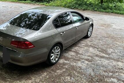 VW Passat 141.000 km 7.300 &euro; Düsseldorf 40470