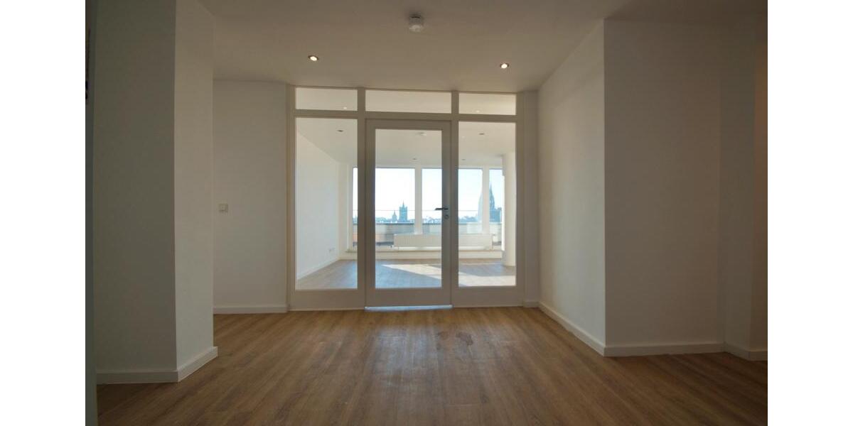 CITYHOUSE: Penthouse - Kölns schönster Blick auf den Dom! 90 m² Terrasse in Süd-West-Ausrichtung 3 zimmer