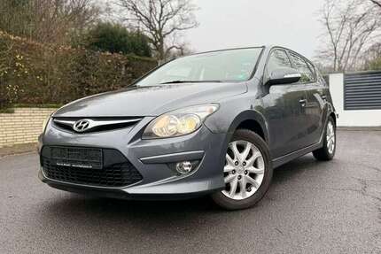 Hyundai i30 142.000 km 5.490 &euro; Brühl 50321