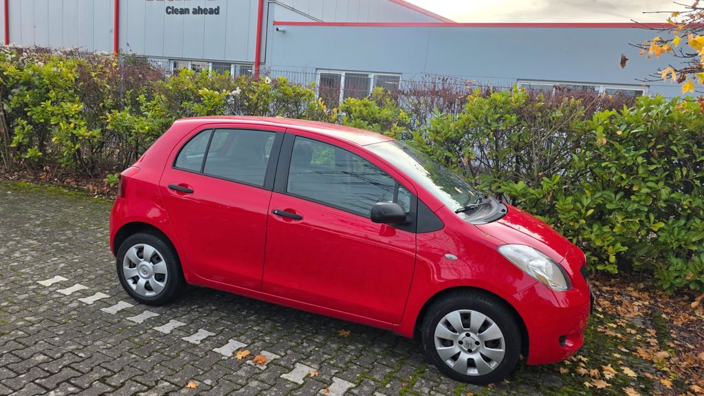 Toyota Yaris 136.000 km 2.950 &euro; Hürth 50354