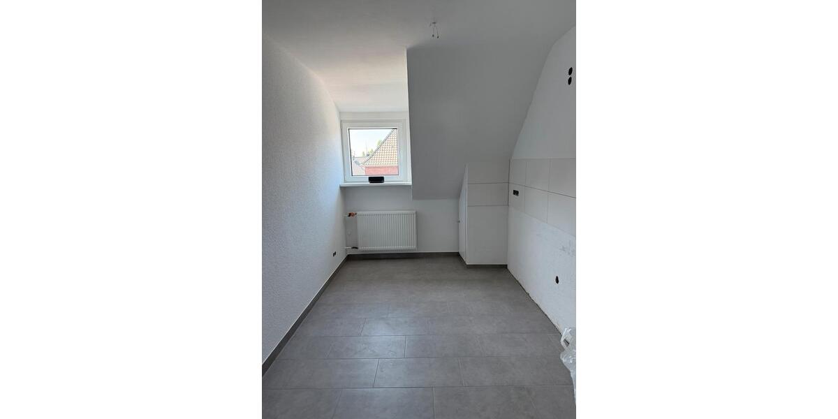 Dachgeschoßwohnung Neuss Holzheim - 3 Zimmer, 74 m&sup2;, 950&euro; | Angebot:26301695
