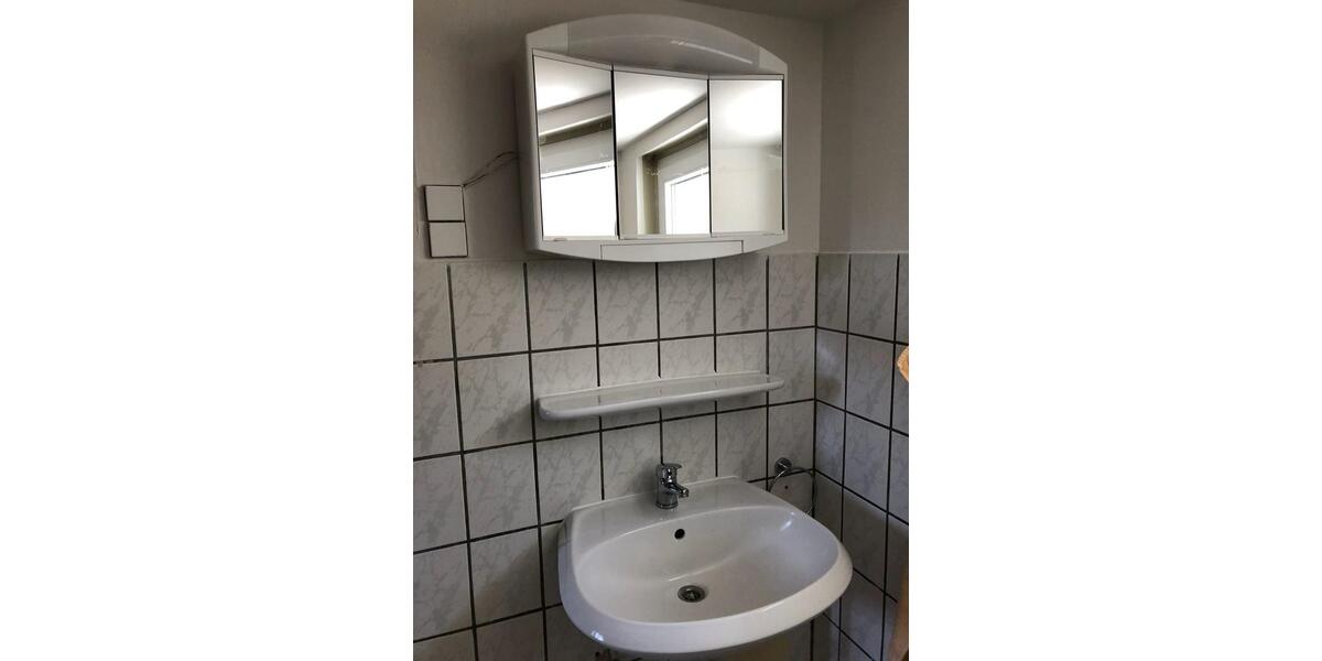 Möblierte 2 Zimmer Souterrainwohnung in Bergheim- Oberaußem 2 zimmer