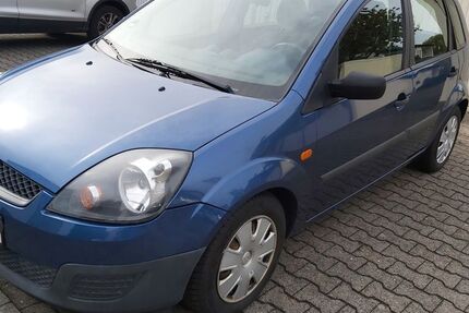Ford Fiesta 131.650 km 2.600 &euro; köln 50739