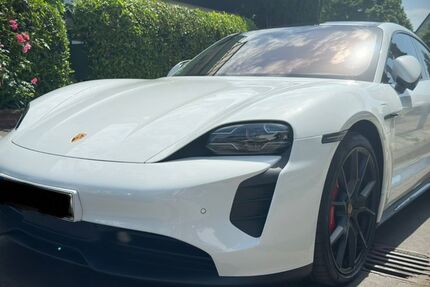 Porsche Taycan 14.884 km 94.100 &euro; Langenfeld 40764