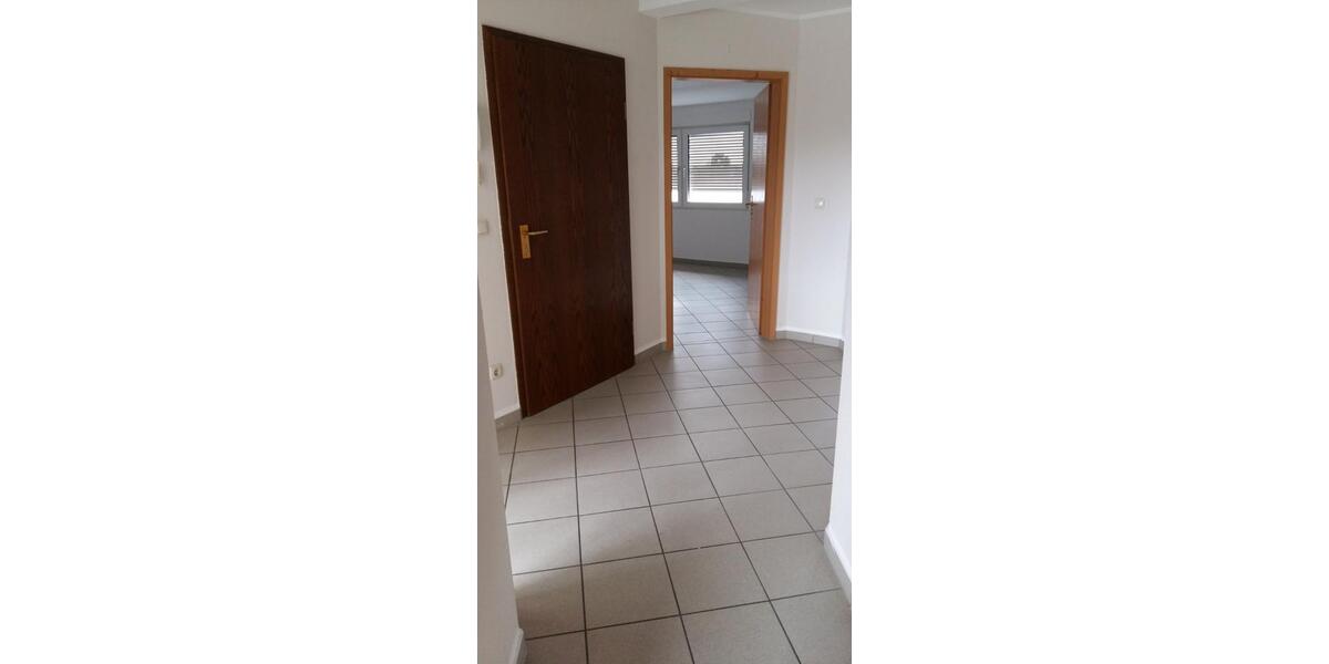 Attraktive Dachgeschoßwohnung, 2,5 Zimmer, Küche Diele Bad Balkon 2.5 zimmer