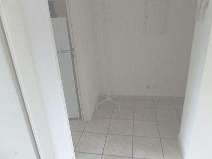 EXKLUSIV KOMPLETT MÖBLIERT EINBAUKÜCHE SANIERTES BAD GROßER BALKON LAMINAT 1. ETAGE WERSTENUNINÄHE 2 zimmer