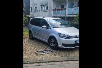 VW Touran 178.500 km 7.599 &euro; Leverkusen 51371