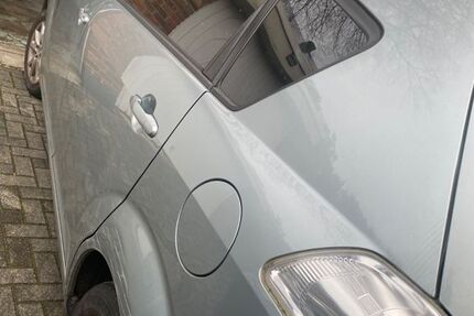 Toyota Avensis Verso 140.000 km 4.500 &euro; neuss 41460