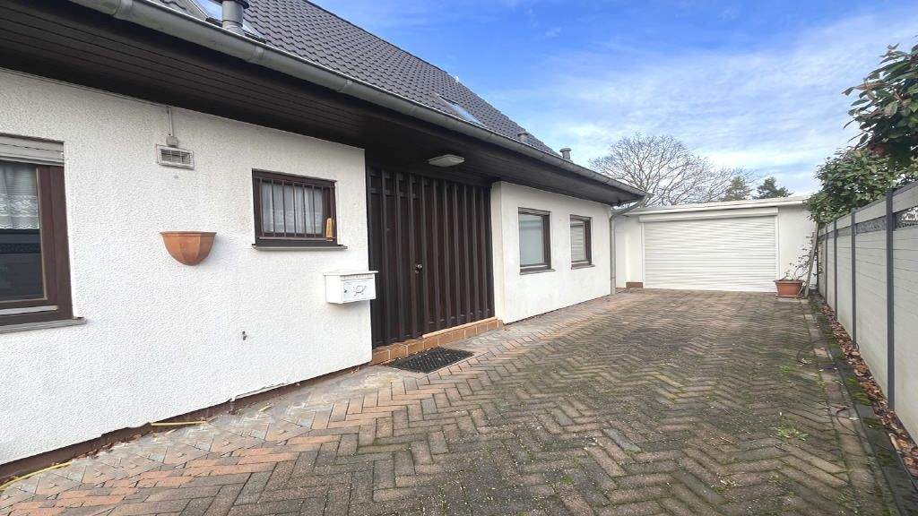 Einfamilienhaus Erftstadt Lechenich - 5 Zimmer, 140 m&sup2;, 350.000&euro; | Angebot:24609891