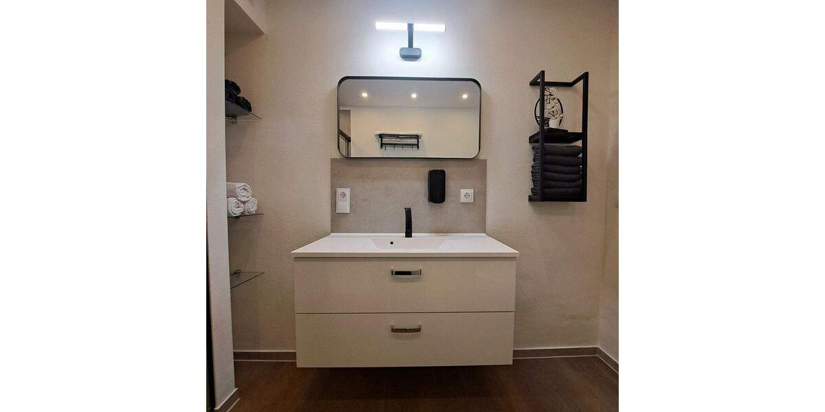 Modernisiertes Zweifamilienhaus 7 zimmer