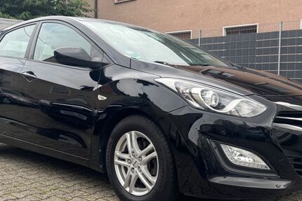 Hyundai i30 146.218 km 5.490 &euro; Köln 50858