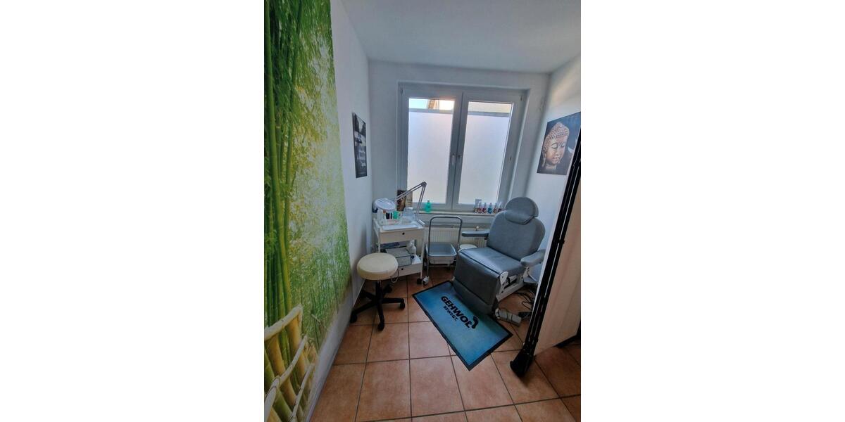 Raum Stuhlmiete UntermieterKosmetikstudioPraxis zimmer