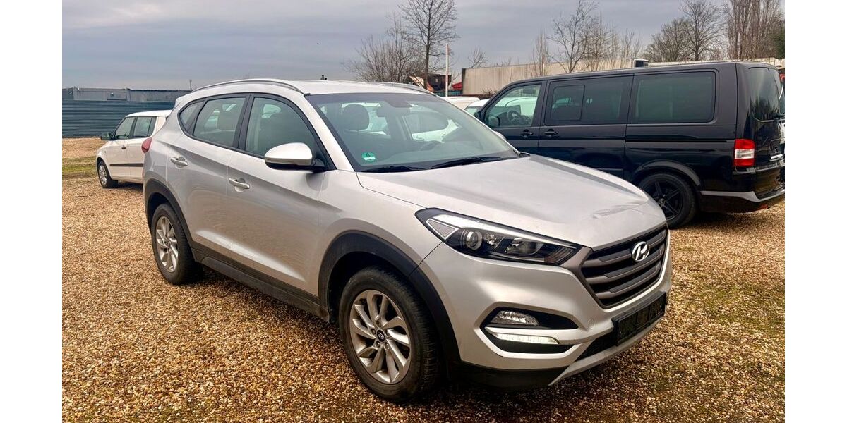 Hyundai TUCSON 128.000 km 12.999 &euro; Köln 51107