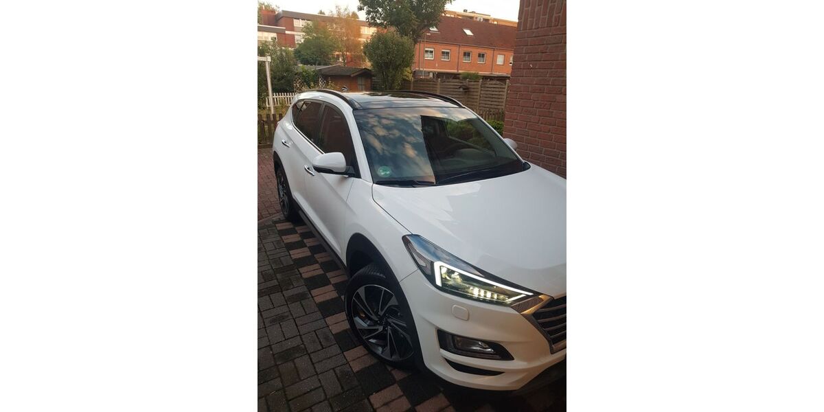 Hyundai TUCSON 53.100 km 22.300 &euro; Neuss 41470