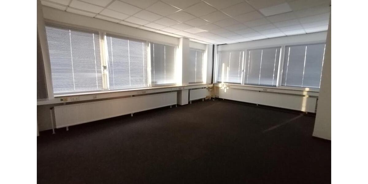 Gewerbe Raum mieten BürosPraxis 64m² (Doppelraum 40m² + 24m²) In zimmer