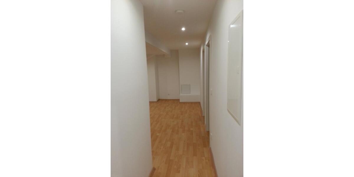 2 Zimmer DG mit BalkonTerrasse ab 01.05.26 zu vermieten! 2 zimmer