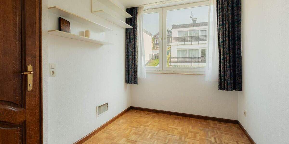 Reihenmittelhaus Bergisch Gladbach Moitzfeld - 5 Zimmer, 124 m&sup2;, 399.000&euro; | Angebot:25471814